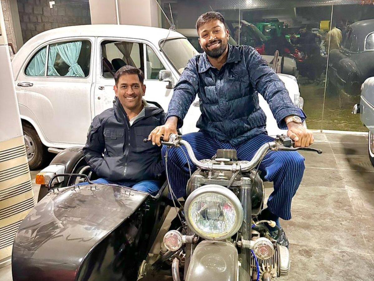 Hardik Pandya Meets MS Dhoni In Ranchi Ahead Of IND-NZ T20I Series Opener, Pictures Goes Viral